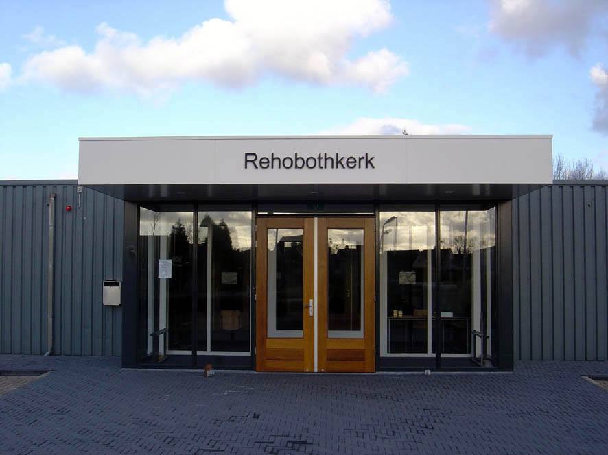 Rehobothkerk -Arnemuiden-verkoopdag-kringloop-rommelmarkt-verkopen-kerk-Walcheren-juni